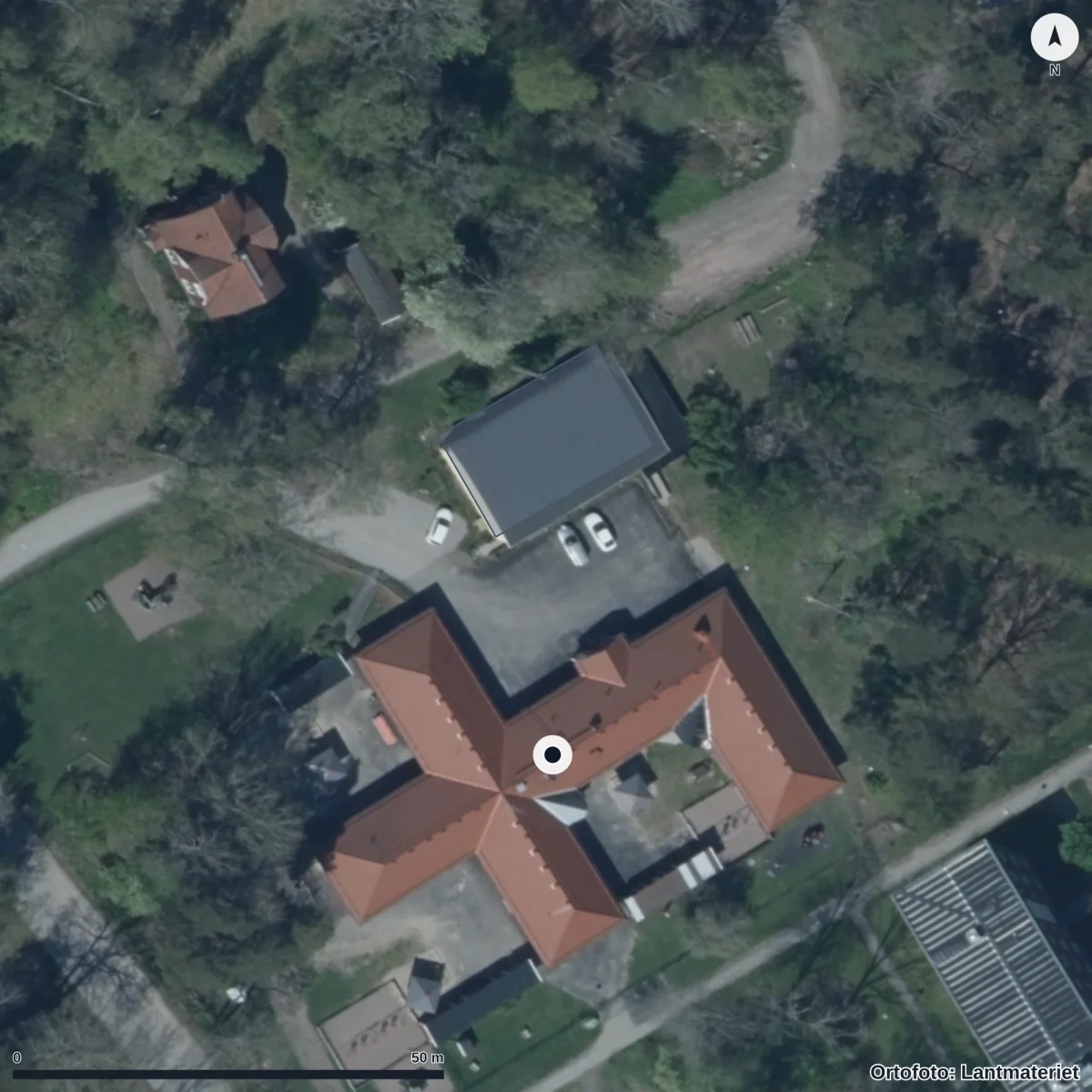 Flygbild över Förskolan Diamanten, ortofoto från Lantmäteriet