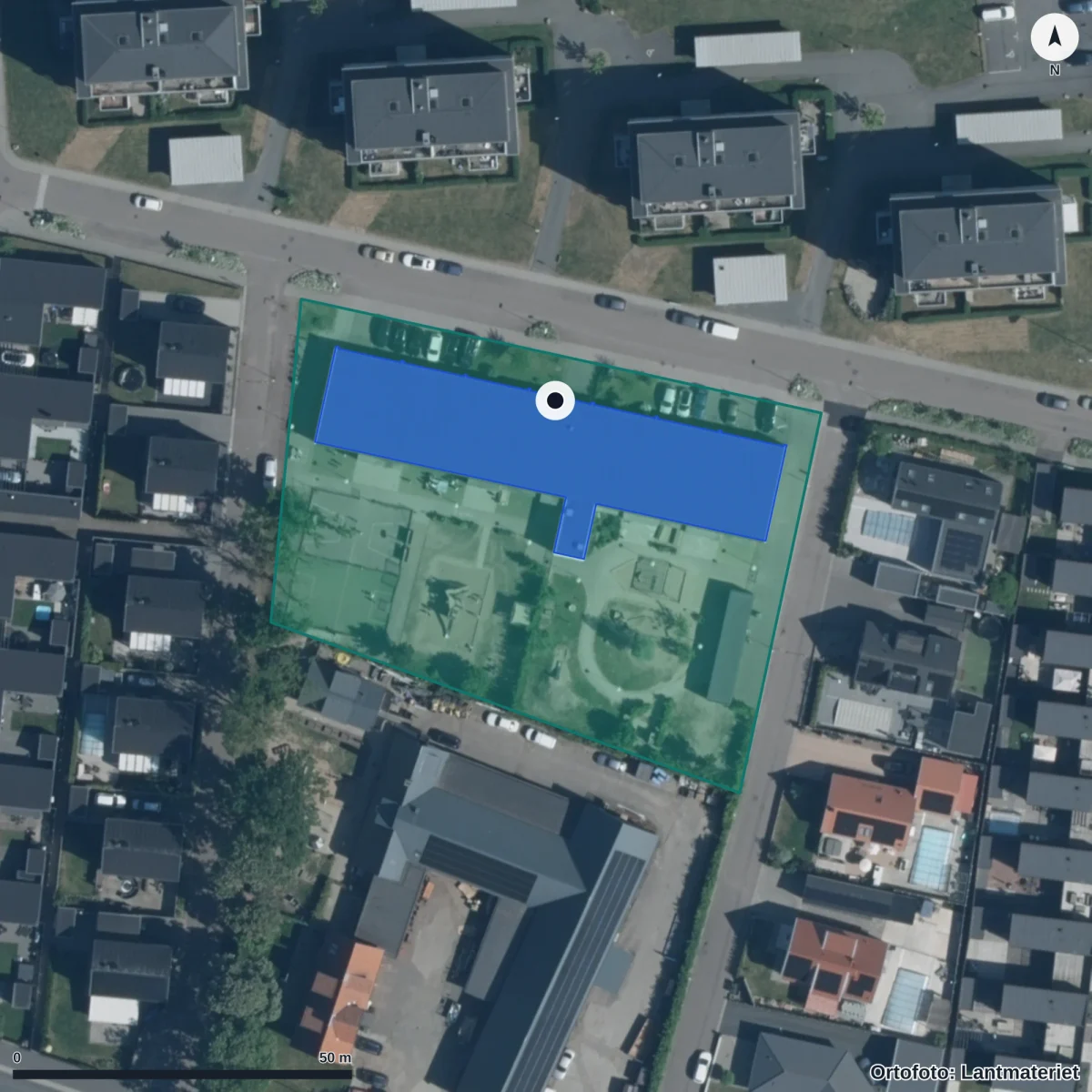 Flygbild över Dibber Fyrklövern Montessoriförskola, ortofoto från Lantmäteriet