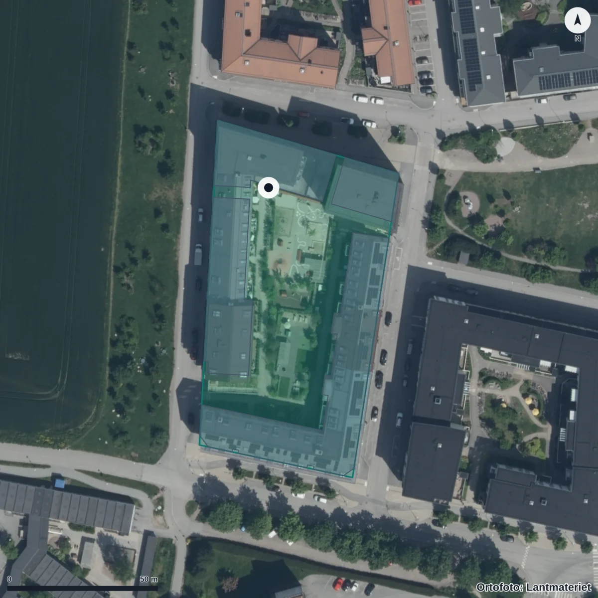 Flygbild över Gjutformens Förskola, ortofoto från Lantmäteriet