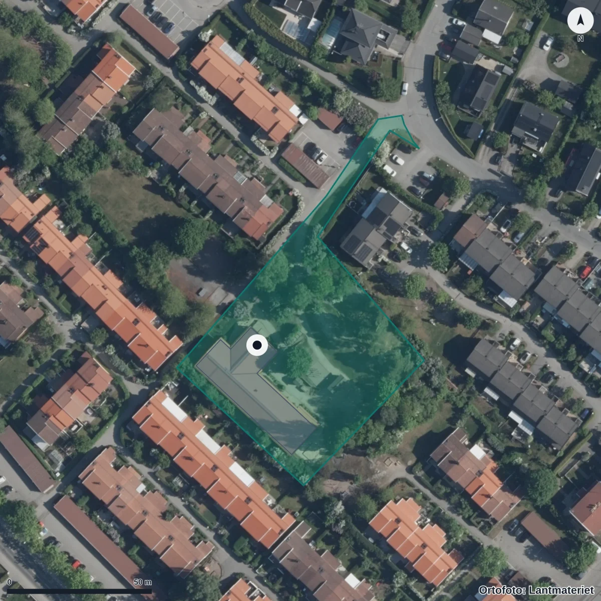 Flygbild över Förskolan Kärleksörten, ortofoto från Lantmäteriet
