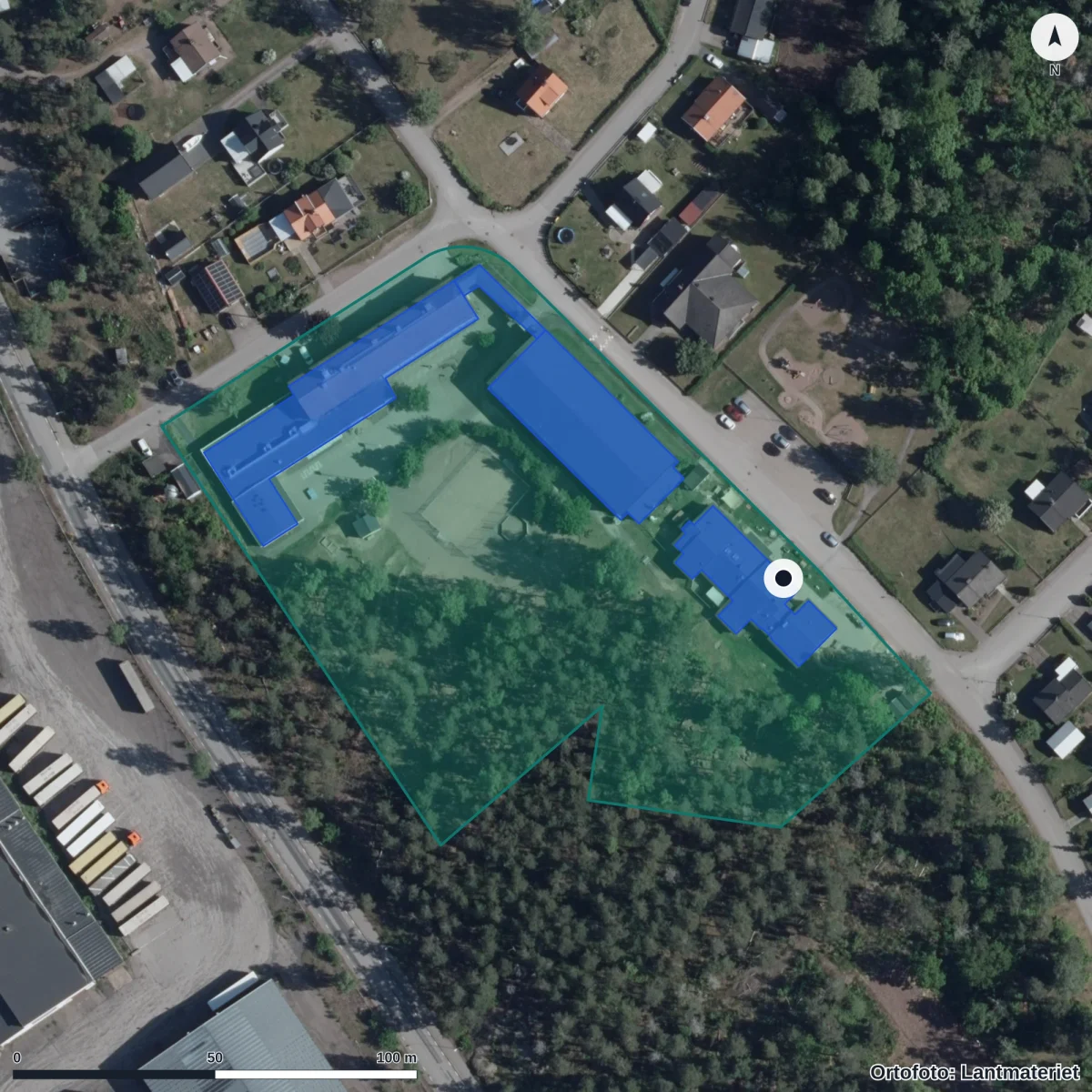 Flygbild över Hagadals Förskola, ortofoto från Lantmäteriet
