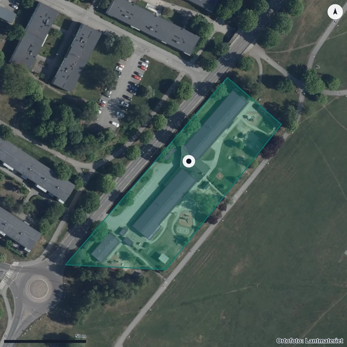 Flygbild över Förskolan Bittinge, ortofoto från Lantmäteriet