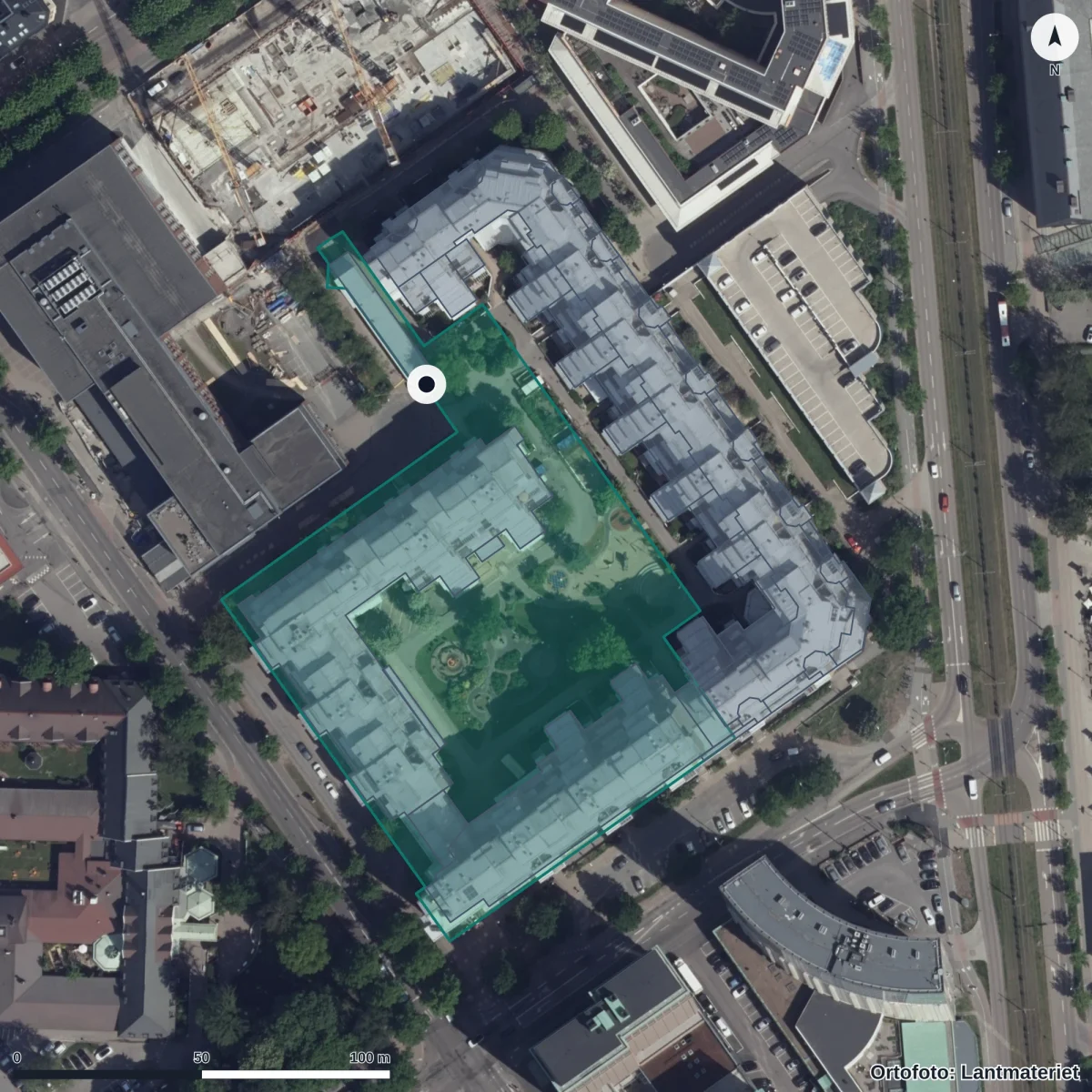 Flygbild över Hallandsgatan 7 Förskola, ortofoto från Lantmäteriet