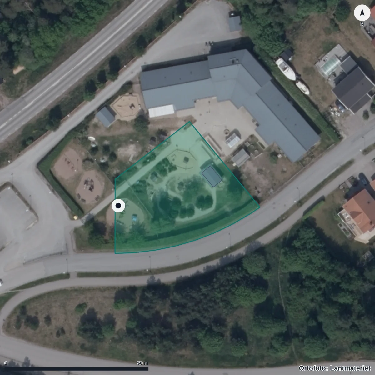 Flygbild över Malmbryggshagens Förskola, ortofoto från Lantmäteriet