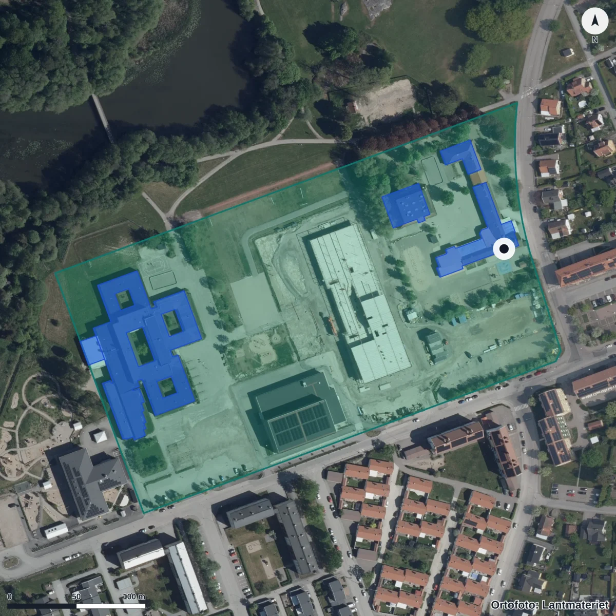 Flygbild över Släbro Förskola, ortofoto från Lantmäteriet