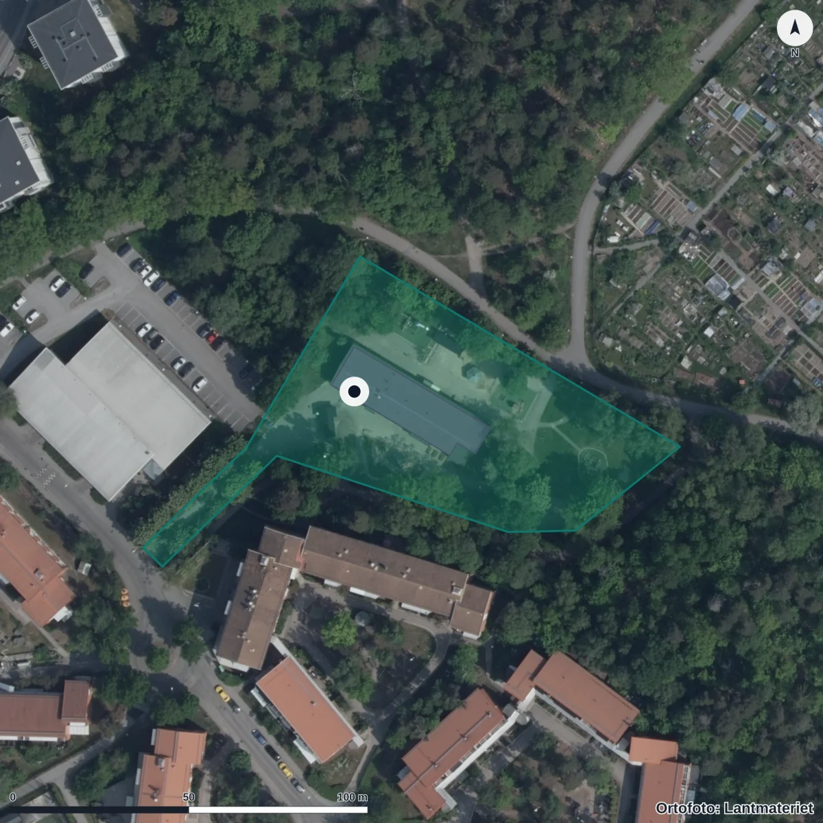 Flygbild över Förskolan Bäverhyddan, ortofoto från Lantmäteriet