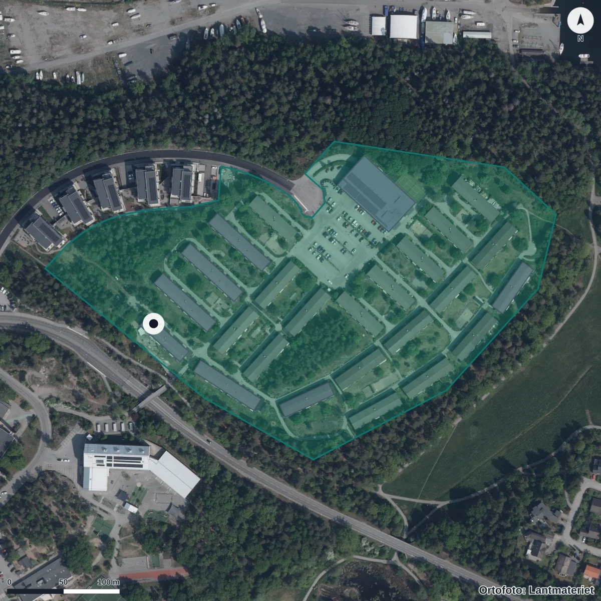 Flygbild över Montessoriförskolan Kronjuvelerna Rudboda, ortofoto från Lantmäteriet