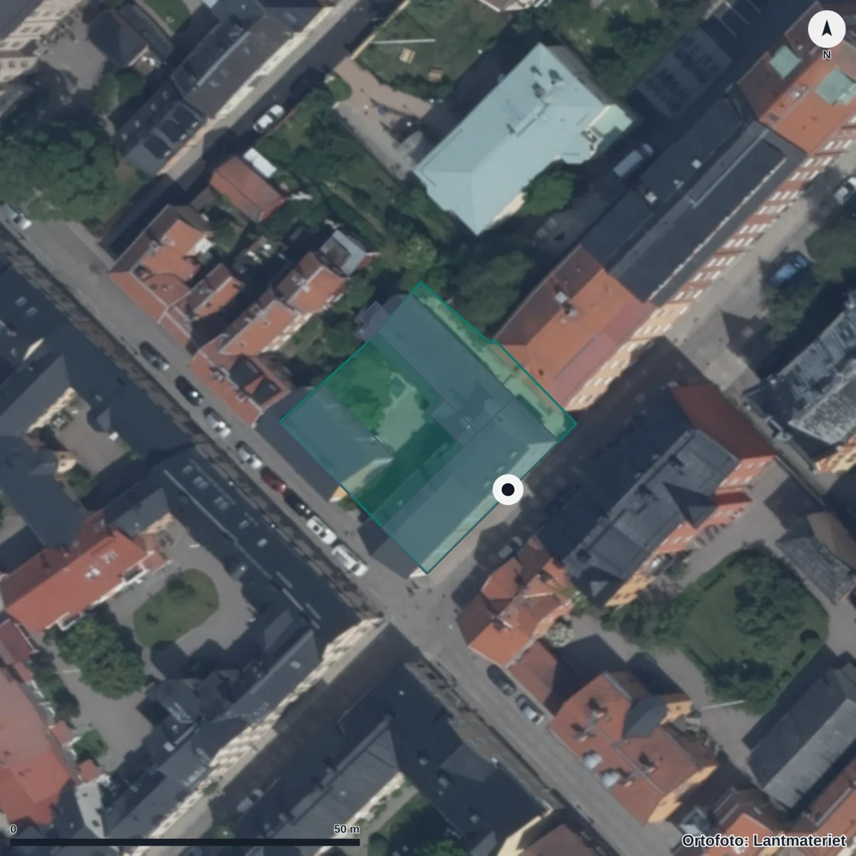 Flygbild över Dibber St Johannes Förskola, ortofoto från Lantmäteriet