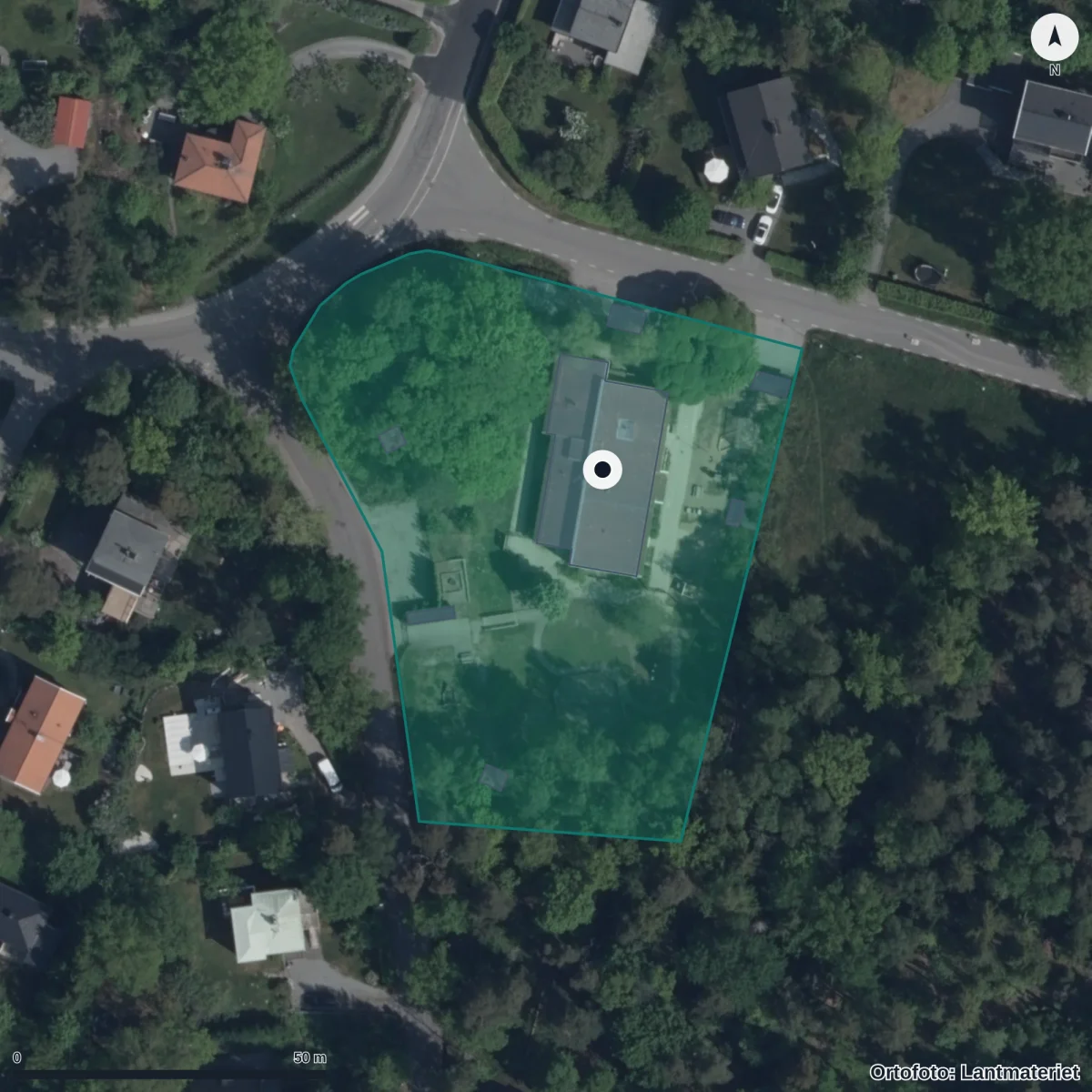 Flygbild över Majstigens Förskola, ortofoto från Lantmäteriet