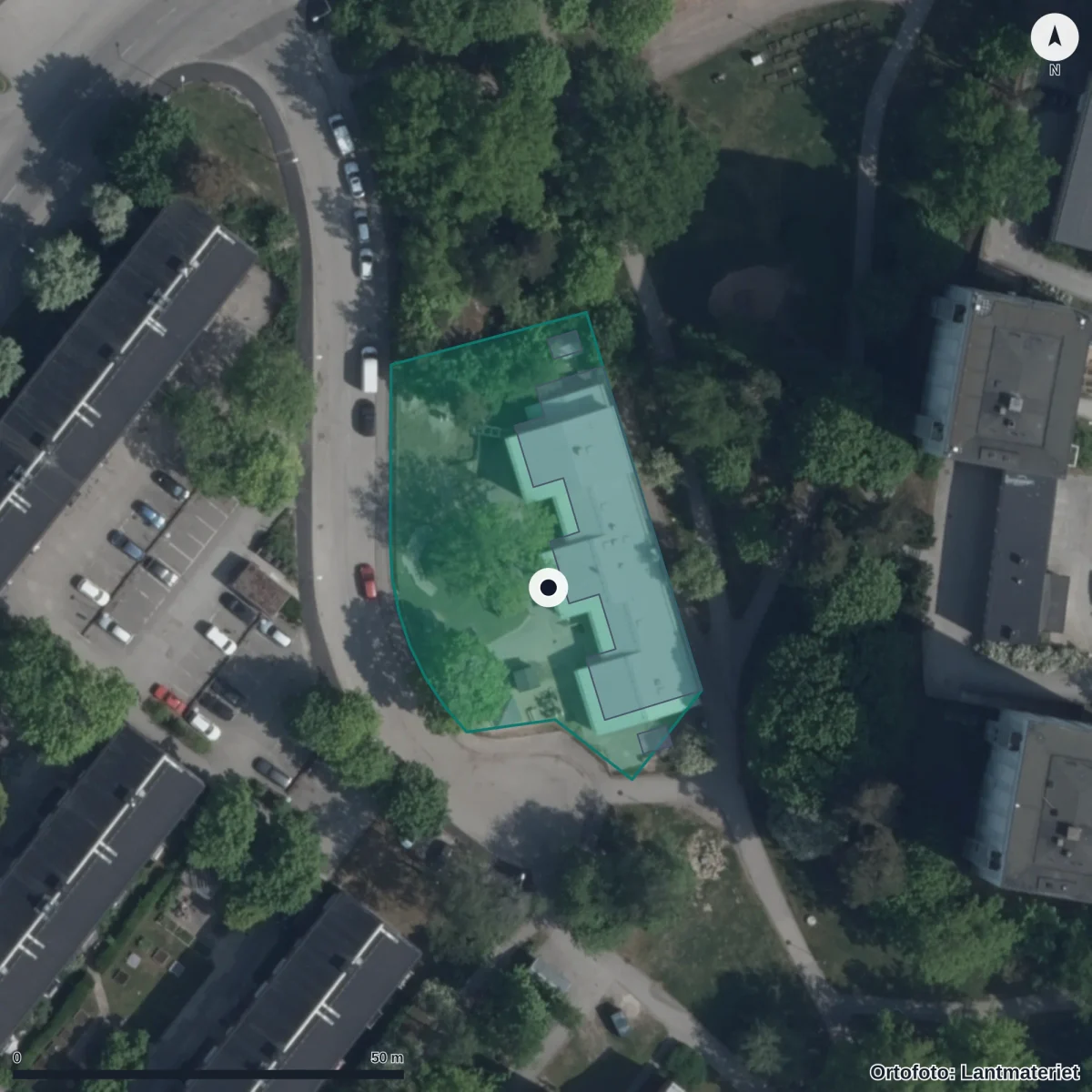 Flygbild över Förskolan Lännäsbacken 5, ortofoto från Lantmäteriet
