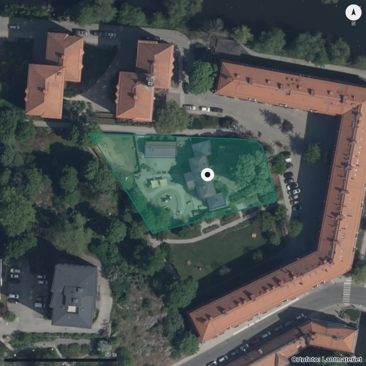 Flygbild över Förskolan Malmgården, ortofoto från Lantmäteriet