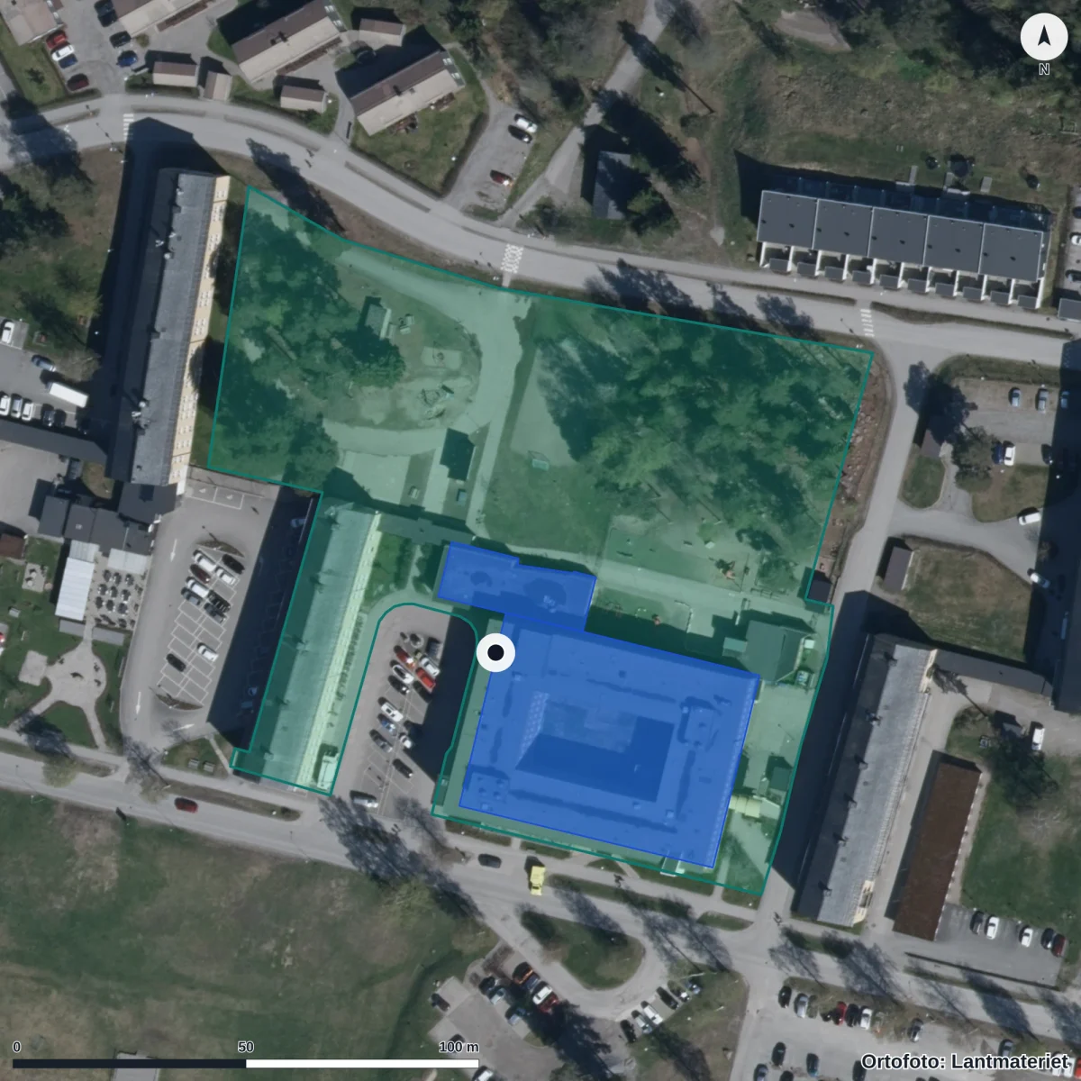 Flygbild över Sundsvalls Montessoriförskola, ortofoto från Lantmäteriet