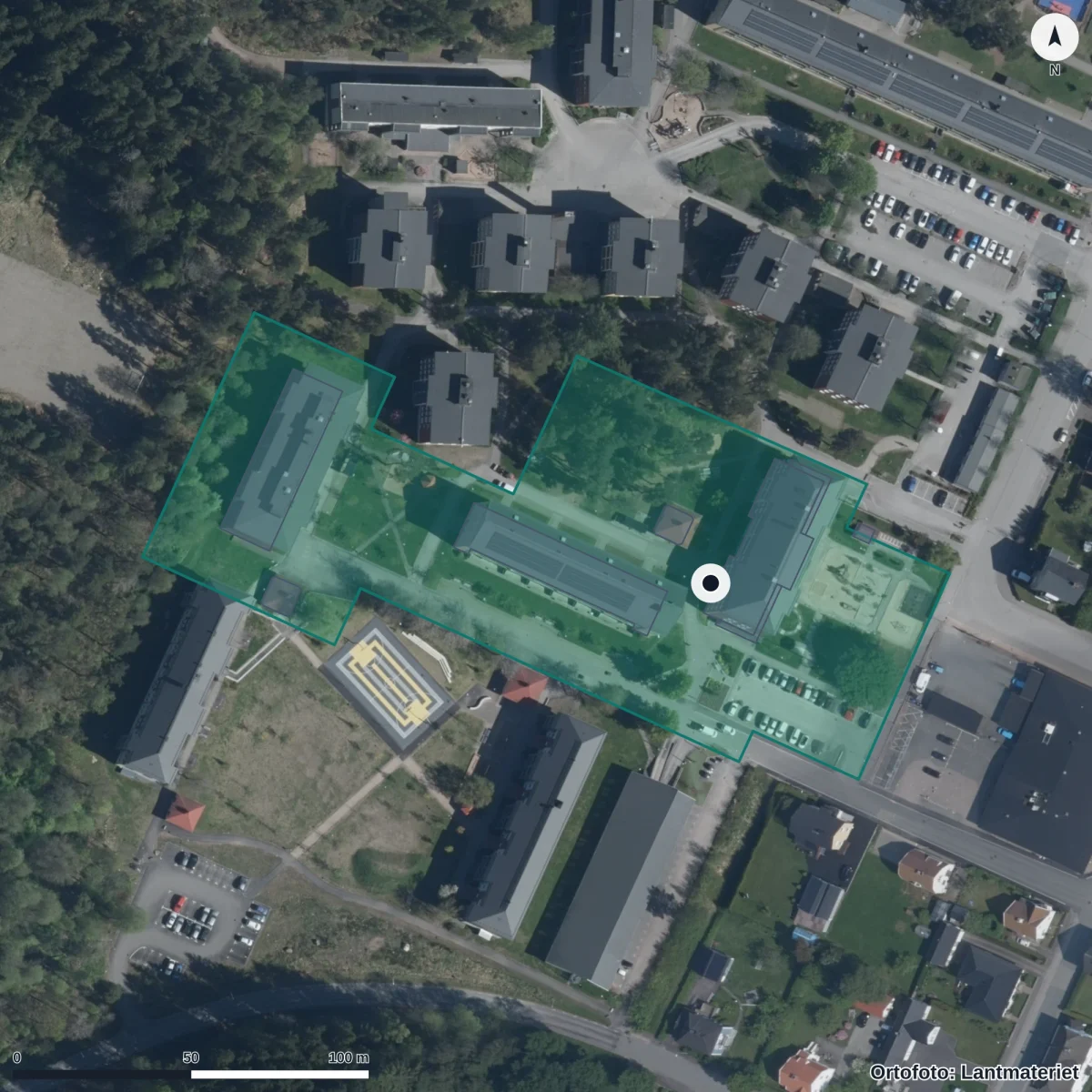 Flygbild över Trastgårdens Förskola, ortofoto från Lantmäteriet