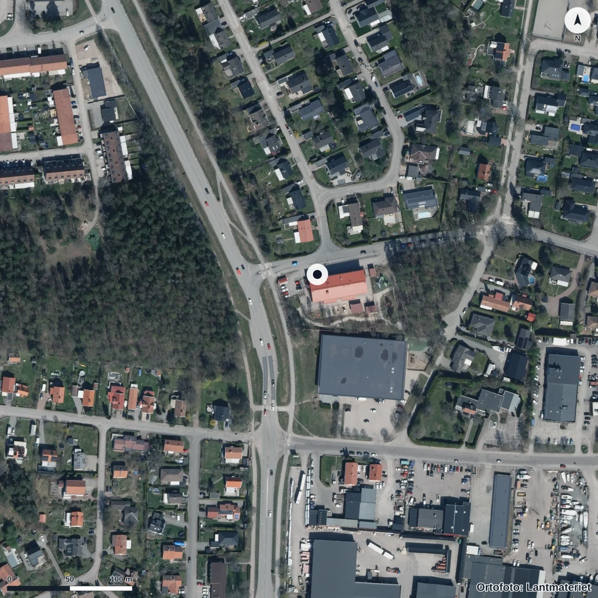 Flygbild över Brandthovda Förskola, ortofoto från Lantmäteriet