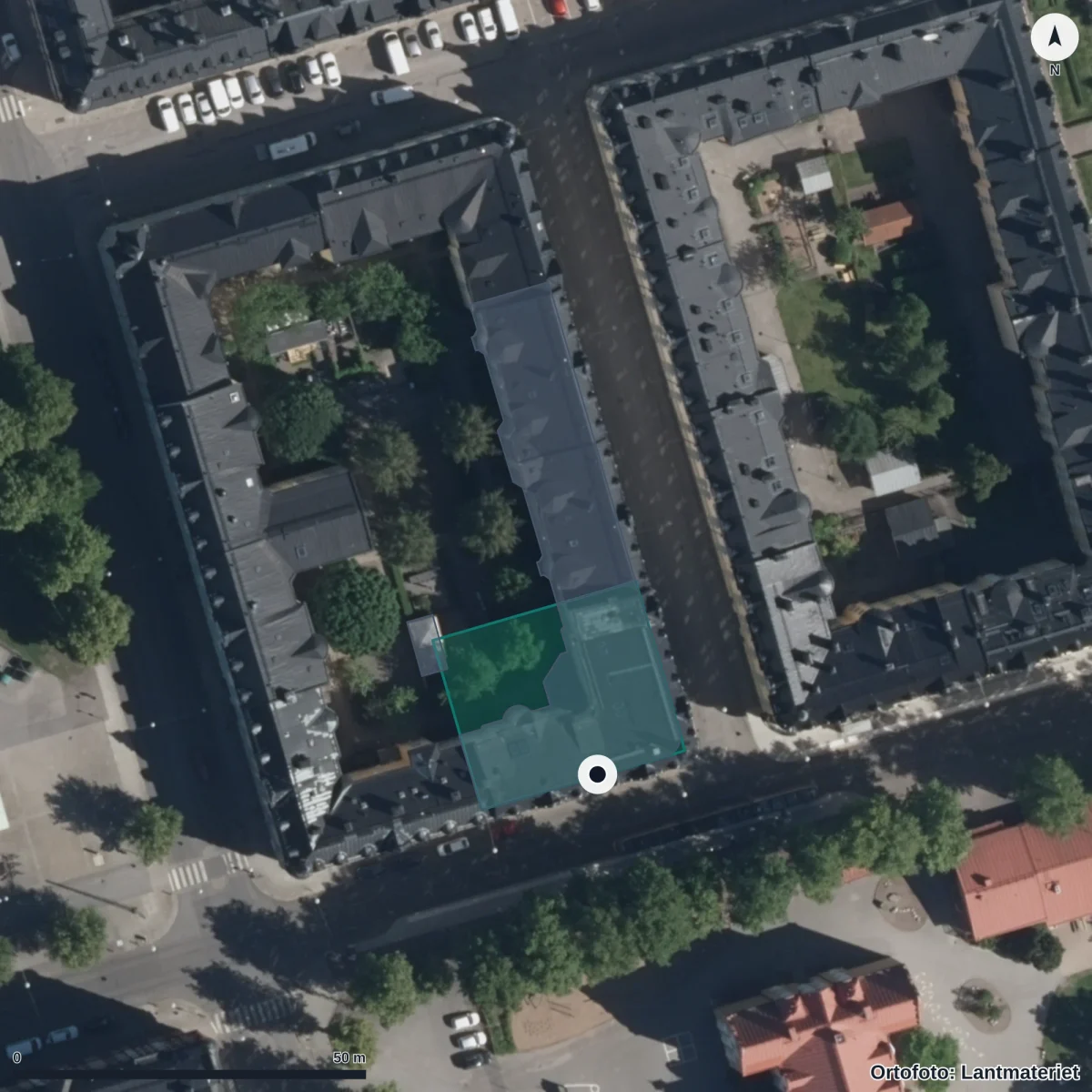 Flygbild över Fröbelgårdens Förskola, ortofoto från Lantmäteriet