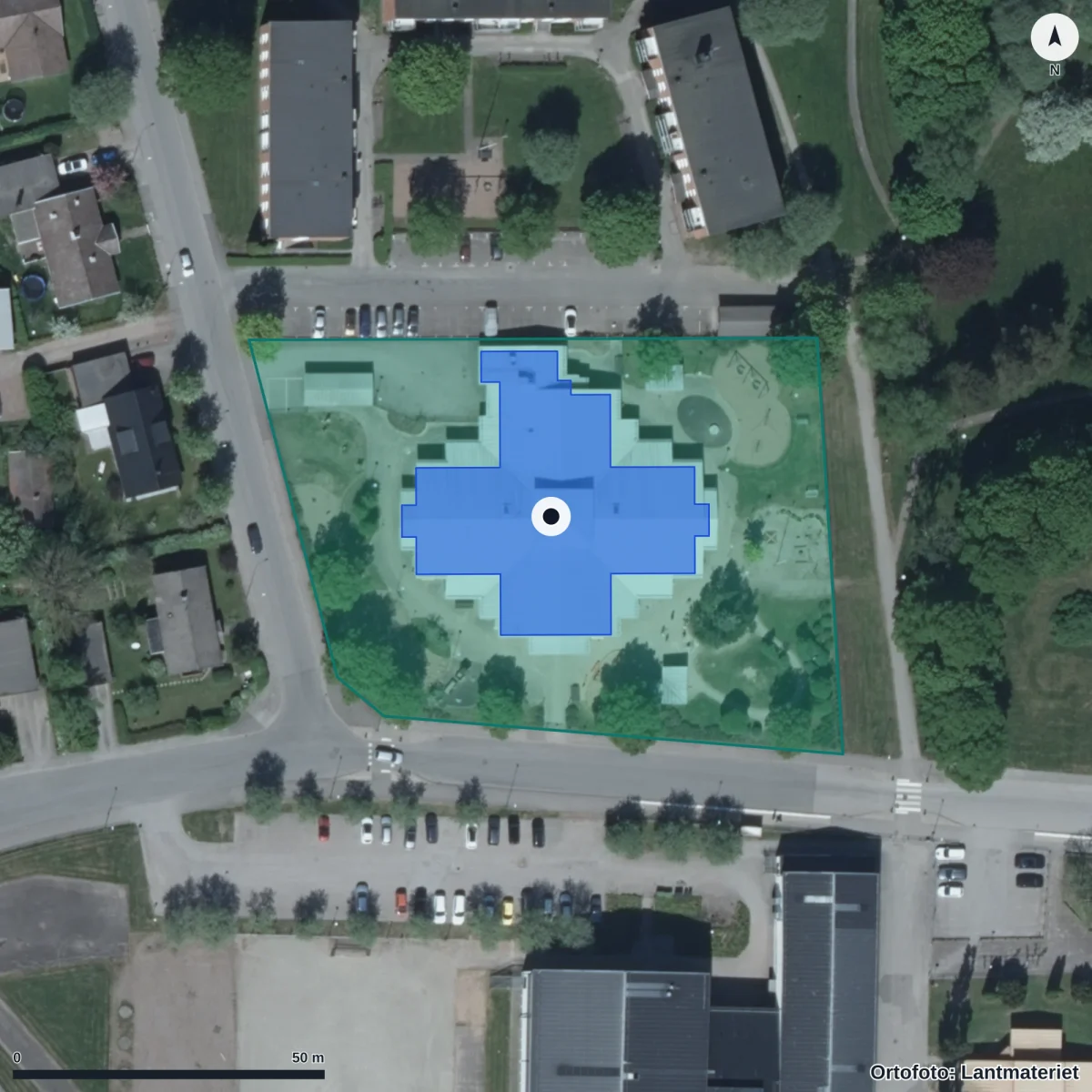 Flygbild över Förskolan Kastanjen, ortofoto från Lantmäteriet