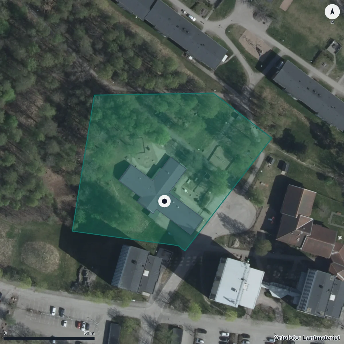 Flygbild över 48. Förskolan Björkdungen, ortofoto från Lantmäteriet