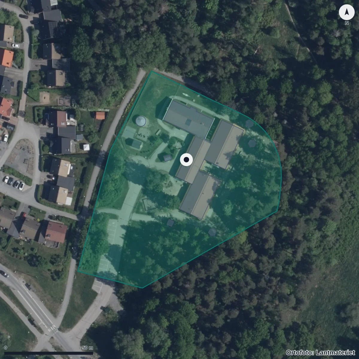 Flygbild över Förskolan Skogstorp, ortofoto från Lantmäteriet