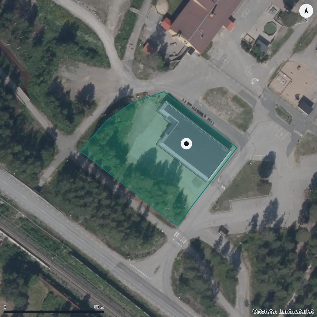 Flygbild över Djuptjärns Förskola, ortofoto från Lantmäteriet