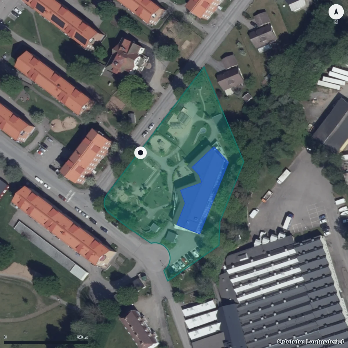 Flygbild över Silverpoppelns Förskola, ortofoto från Lantmäteriet