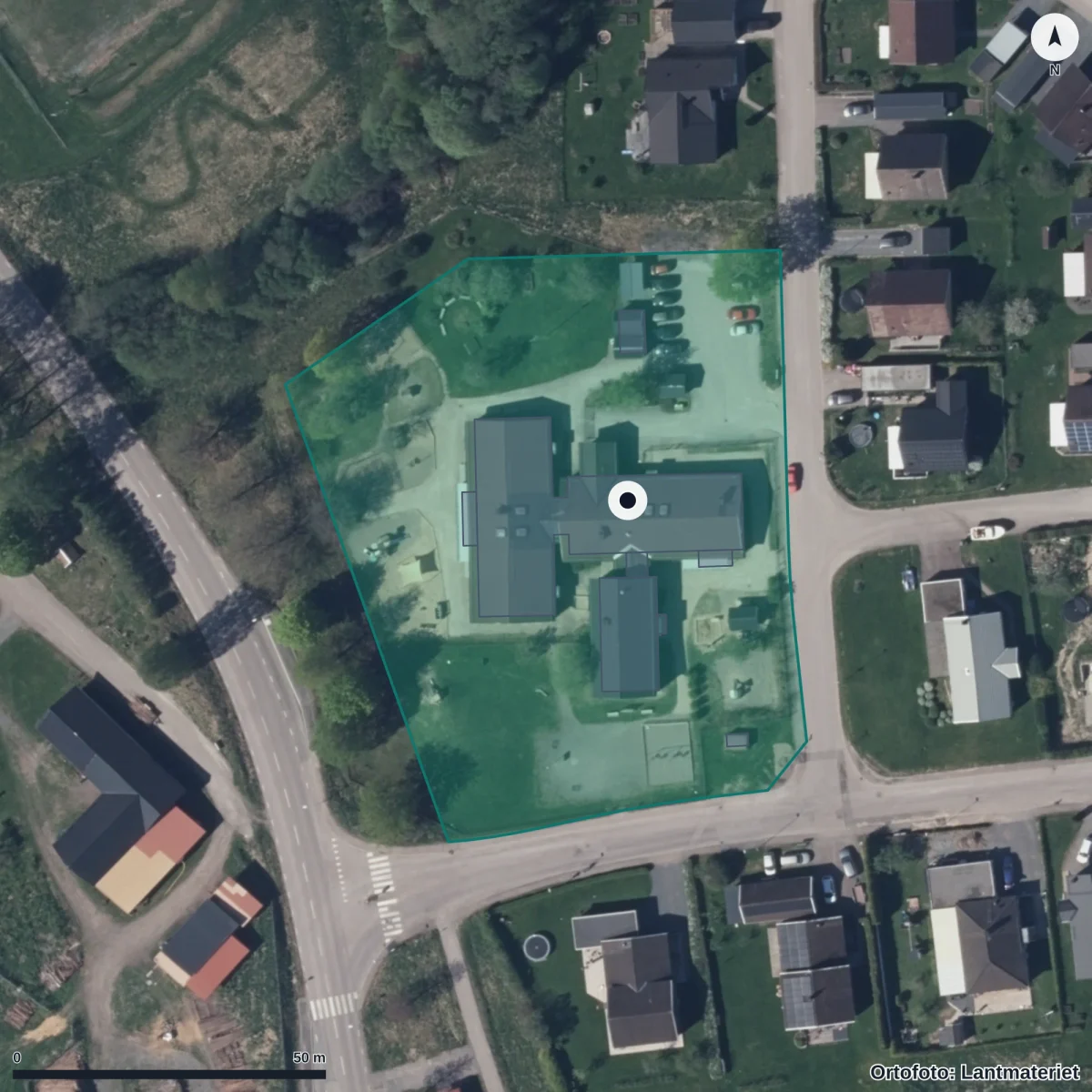 Flygbild över Medväga Förskola, ortofoto från Lantmäteriet