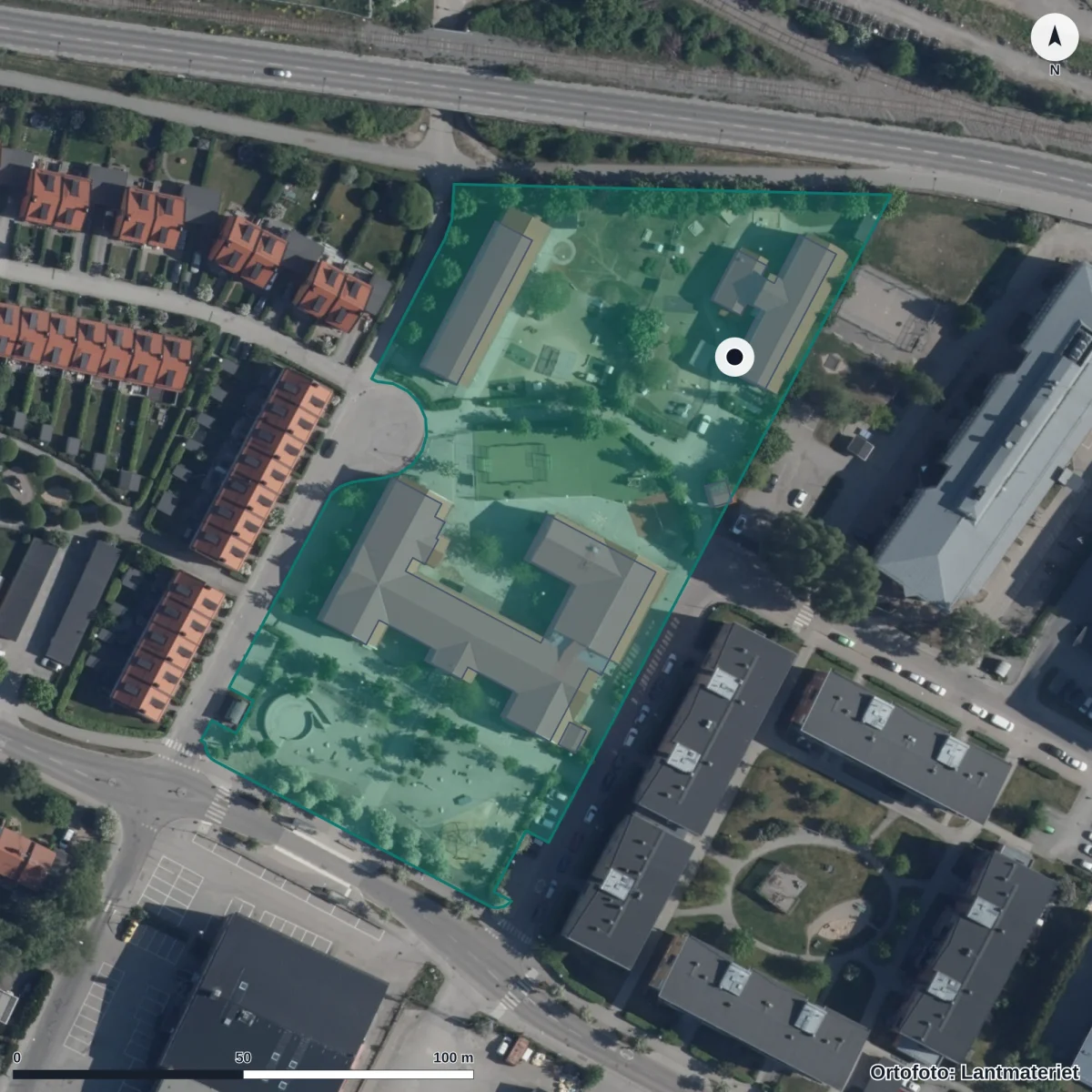 Flygbild över Förskolan Salagatan, ortofoto från Lantmäteriet