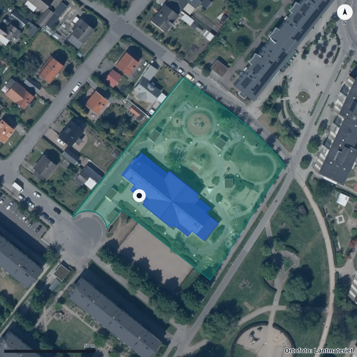 Flygbild över Almängens Förskola, ortofoto från Lantmäteriet