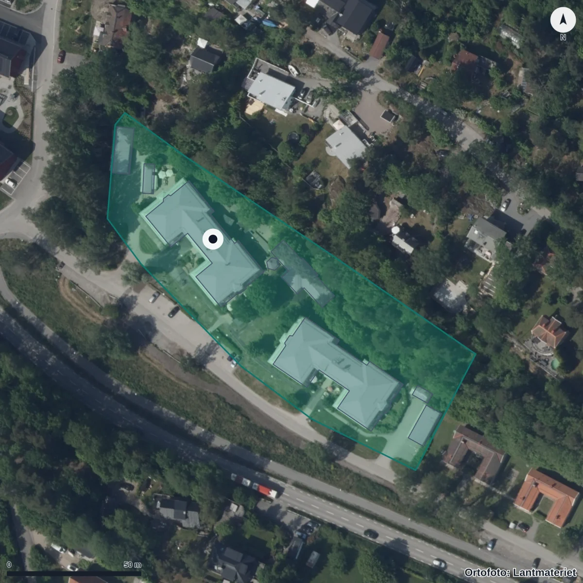 Flygbild över Lövhamra, ortofoto från Lantmäteriet