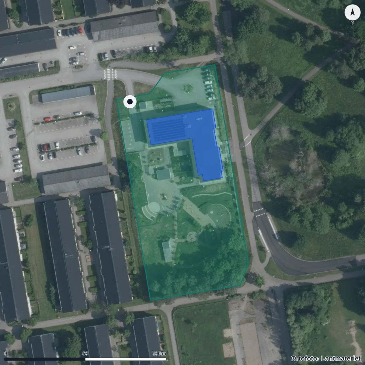 Flygbild över Strandvallens Förskola, ortofoto från Lantmäteriet