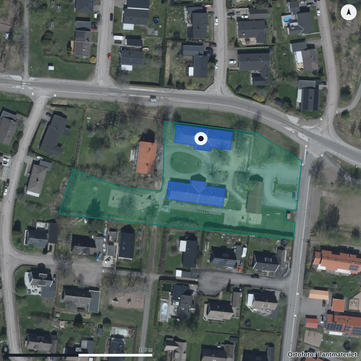 Flygbild över Skåre Herrgårds Förskola, ortofoto från Lantmäteriet