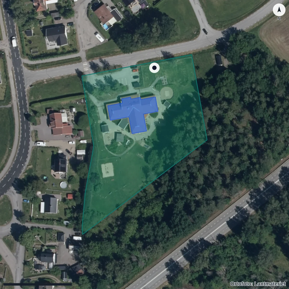 Flygbild över Solbackens Förskola, ortofoto från Lantmäteriet