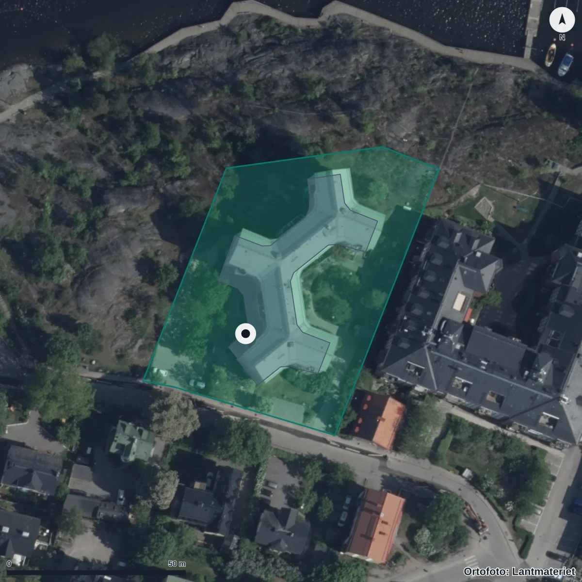 Flygbild över Förskolan Björnen, ortofoto från Lantmäteriet