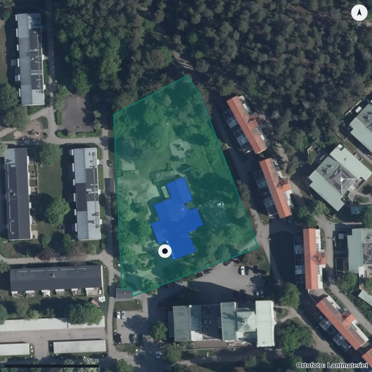 Flygbild över Förskolan Omvärlden, ortofoto från Lantmäteriet