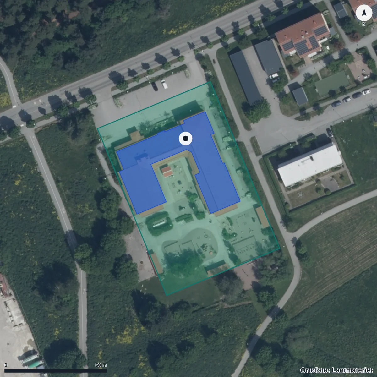 Flygbild över Slavsta Förskola, ortofoto från Lantmäteriet