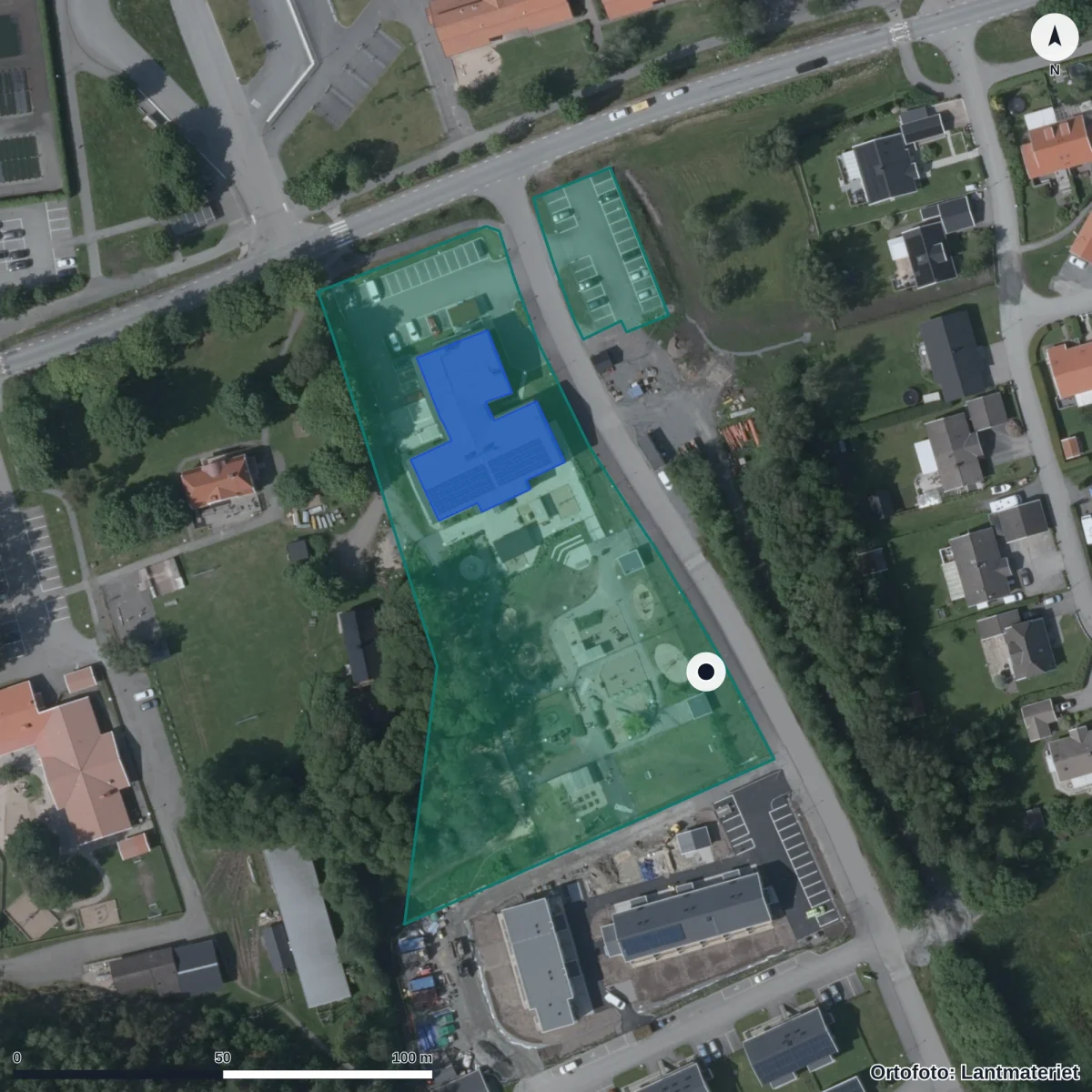 Flygbild över Klockaregårdens Förskola, ortofoto från Lantmäteriet