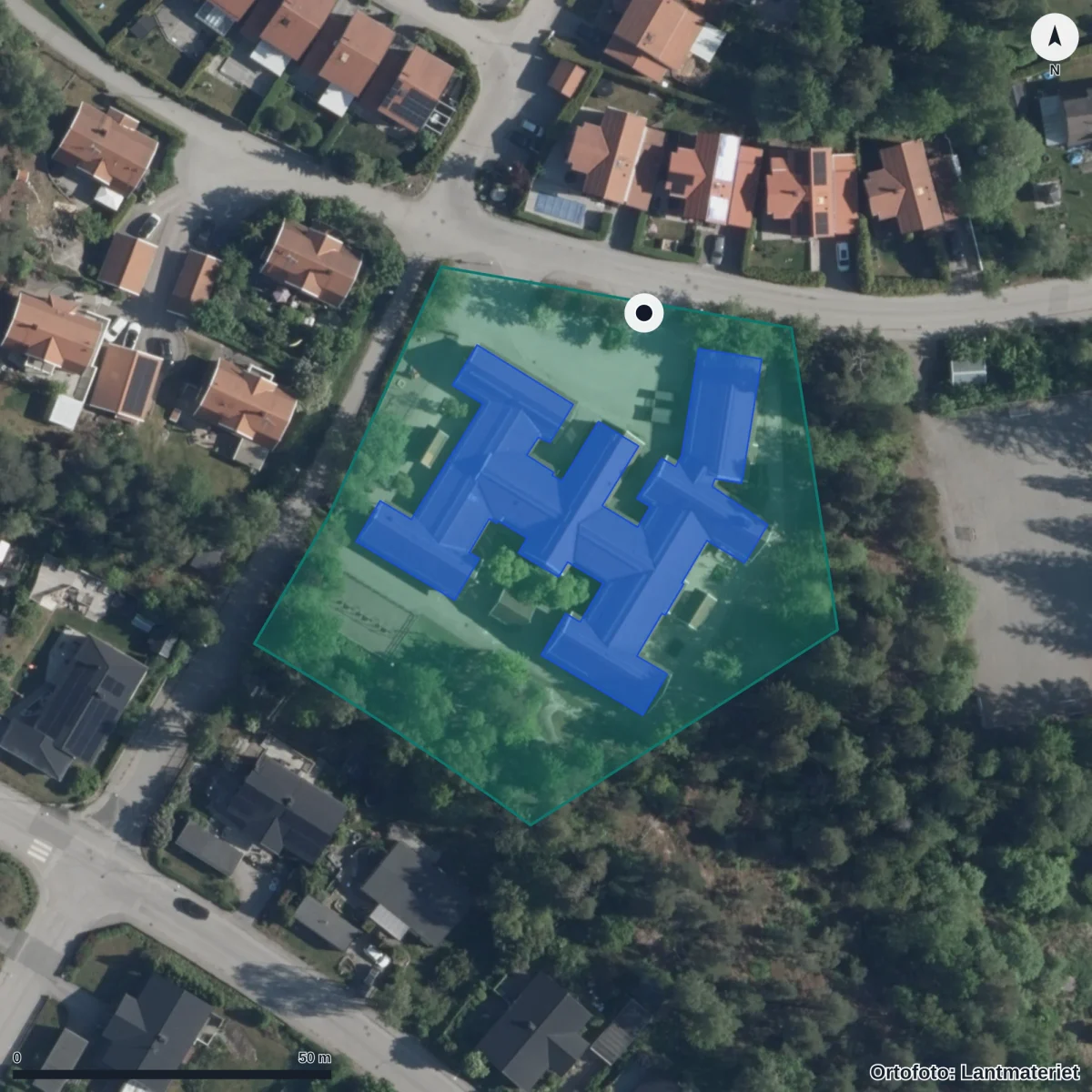 Flygbild över Berghems Förskola ,k,, ortofoto från Lantmäteriet