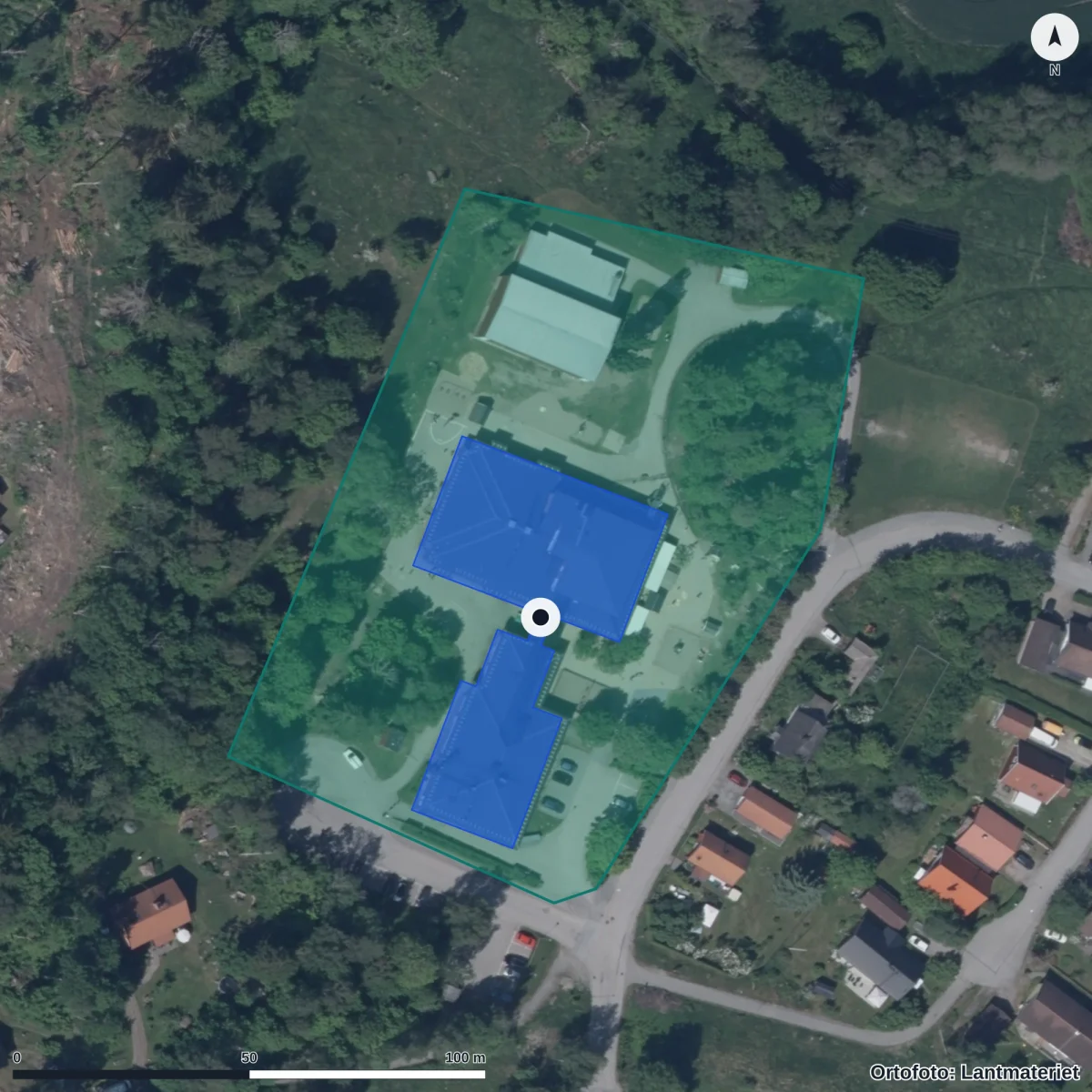 Flygbild över Skederids Förskola, ortofoto från Lantmäteriet