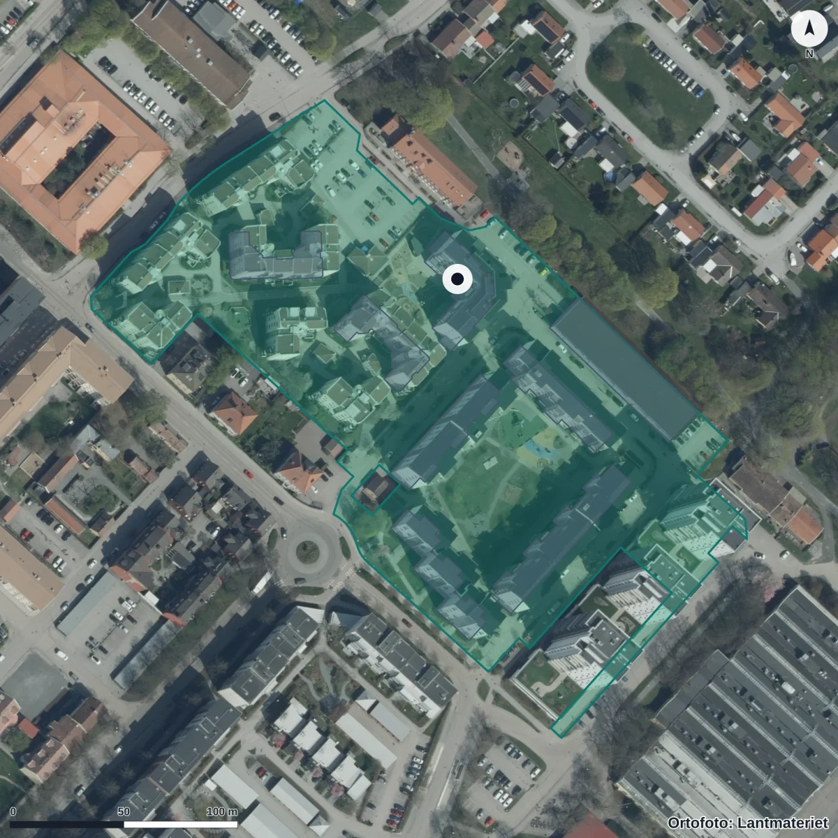 Flygbild över Sadelmakarens Förskola, ortofoto från Lantmäteriet