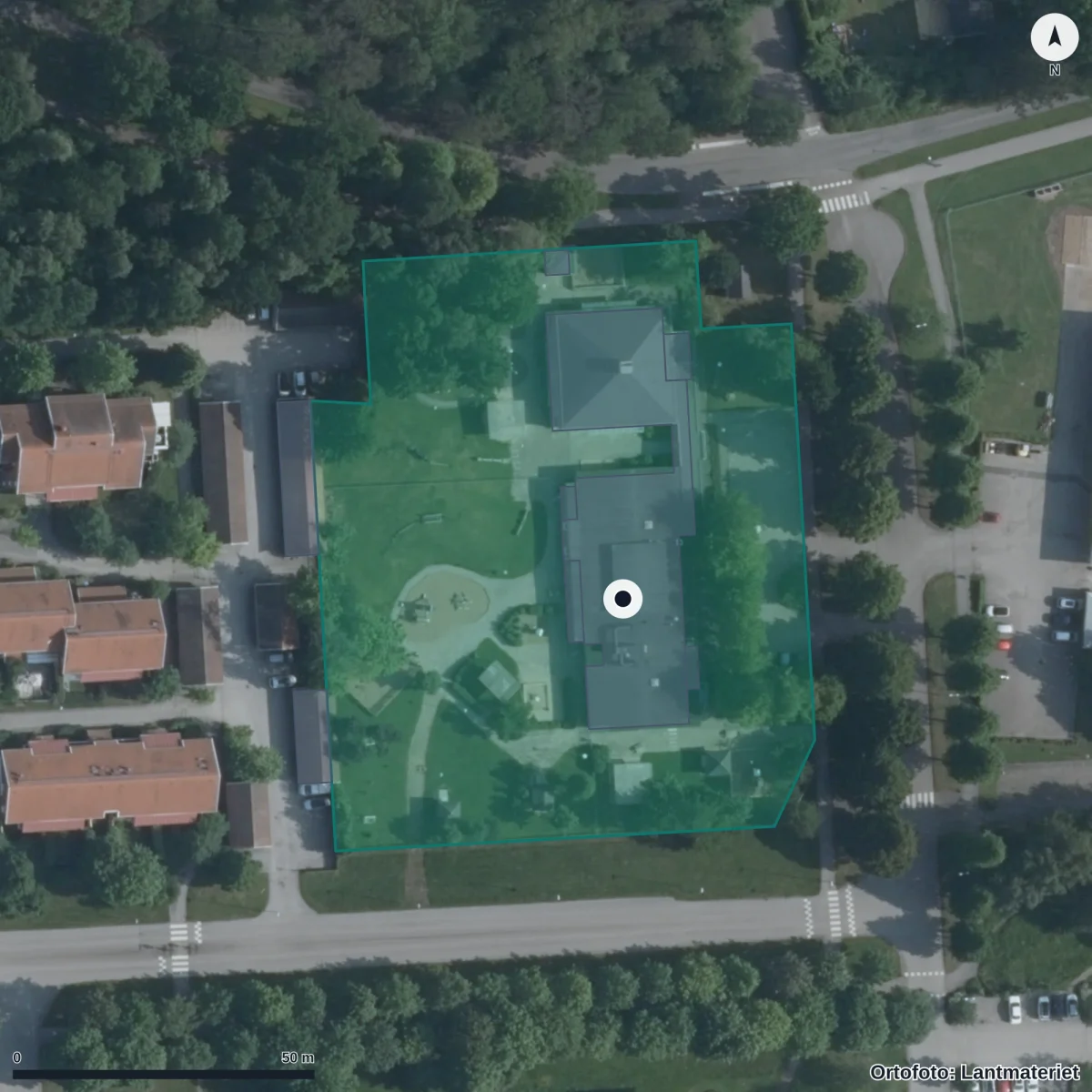 Flygbild över Bäckagårds Förskola, ortofoto från Lantmäteriet