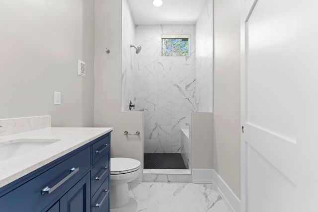 132 Binns Rd_Int-03