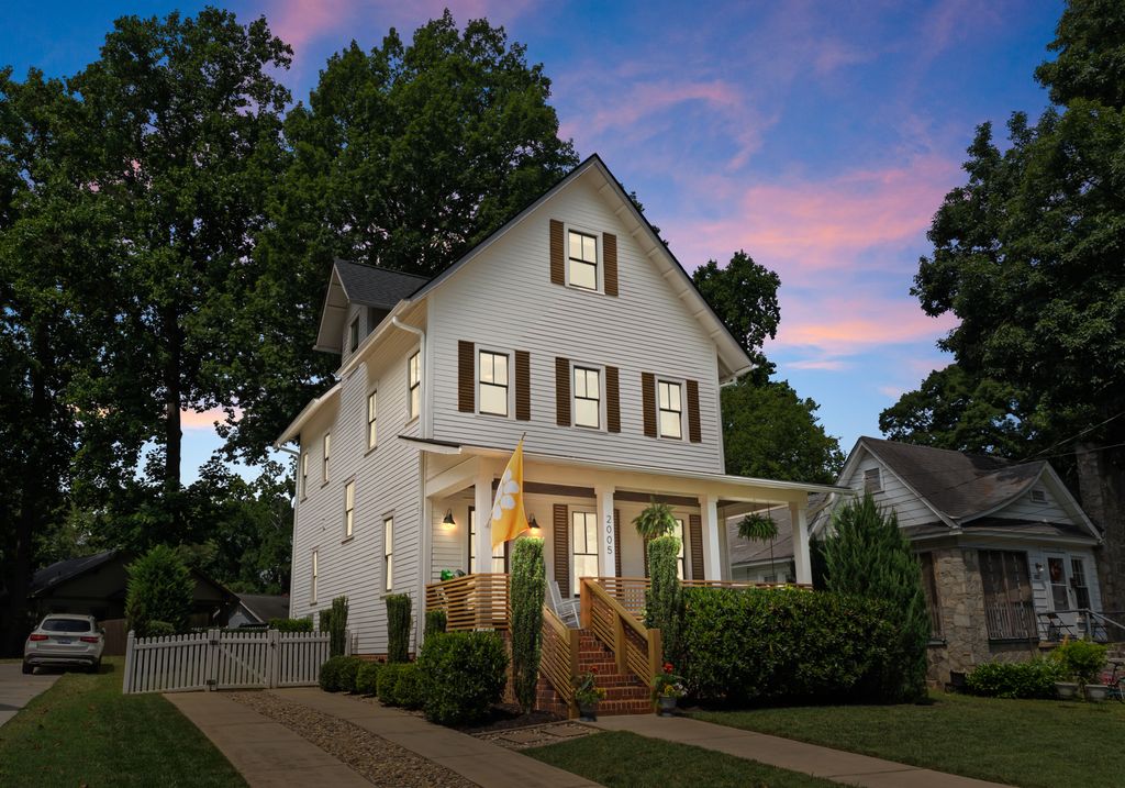 Roslyn Ave_Virtual Twilight-10