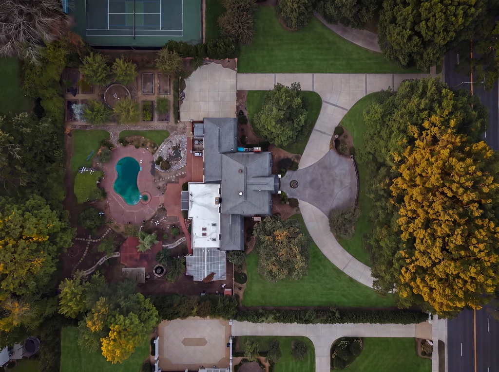 3452SharonRd_Drone_Twilight_002_Green_Grass_GreenGrass_Clean_Driveway_CleanDriveway