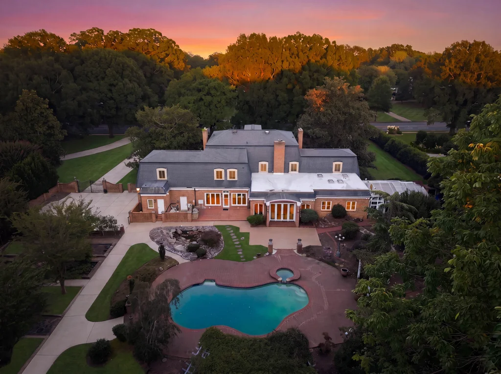 3452SharonRd_Drone_Twilight_003_Green_Grass_GreenGrass_Clean_Driveway_CleanDriveway