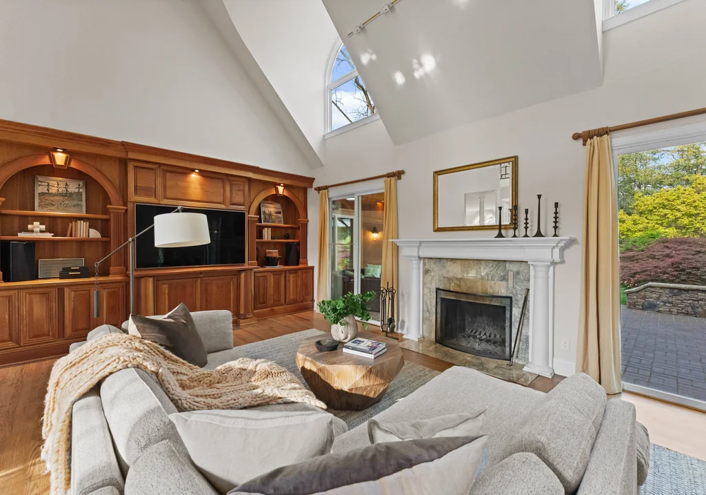 Oglukian Road_Int-07