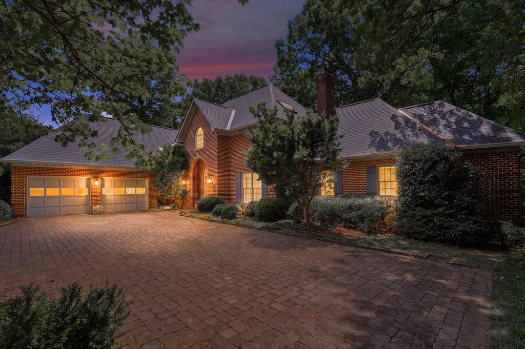 4145MoorlandDr_Ext_004_twilight