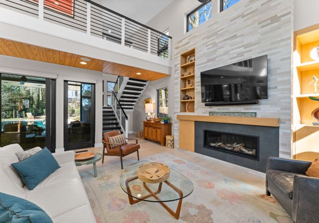Mammoth Oaks Dr_Int-19