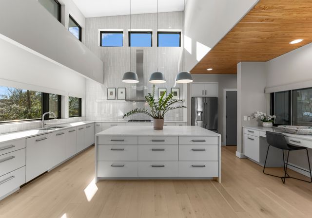 Mammoth Oaks Dr_Int-30