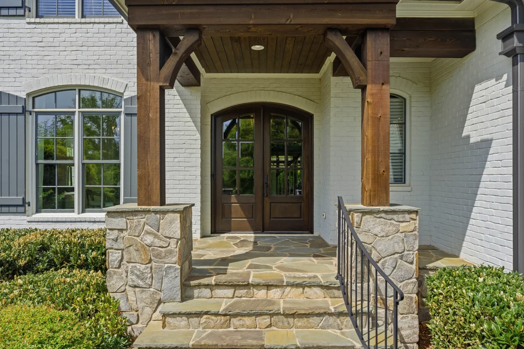 1605ArborfieldCommonsCt_Ext_002