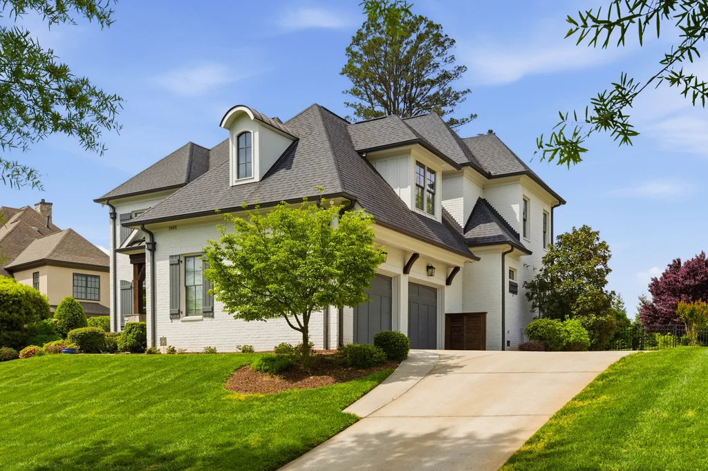 1605ArborfieldCommonsCt_Ext_003