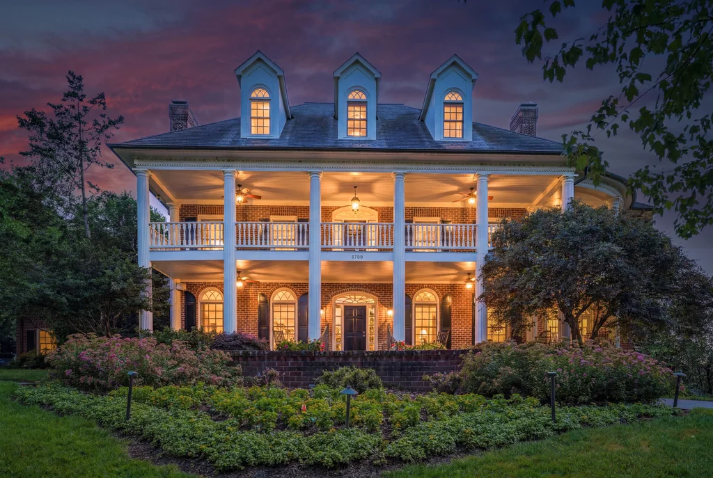 8700ChallisFarm_Ext_019_twilight